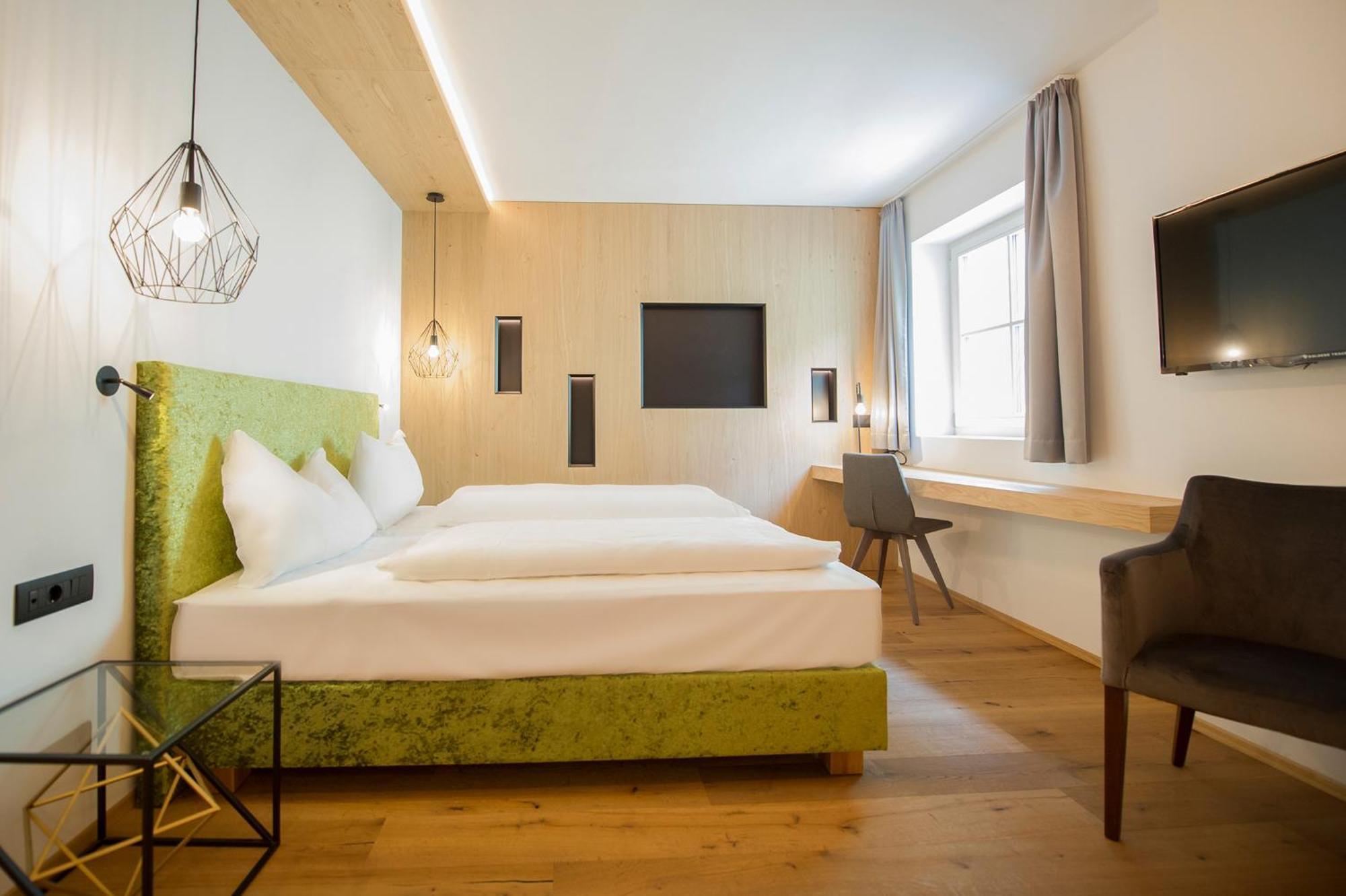 Hotel Goldene Traube Термено Екстериор снимка
